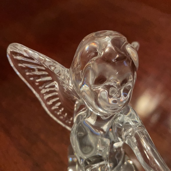 BACCARAT CRYSTAL CHERUB ANGEL WITH HEART FIGURINE - PERFECT CONDITION - Picture 4 of 6